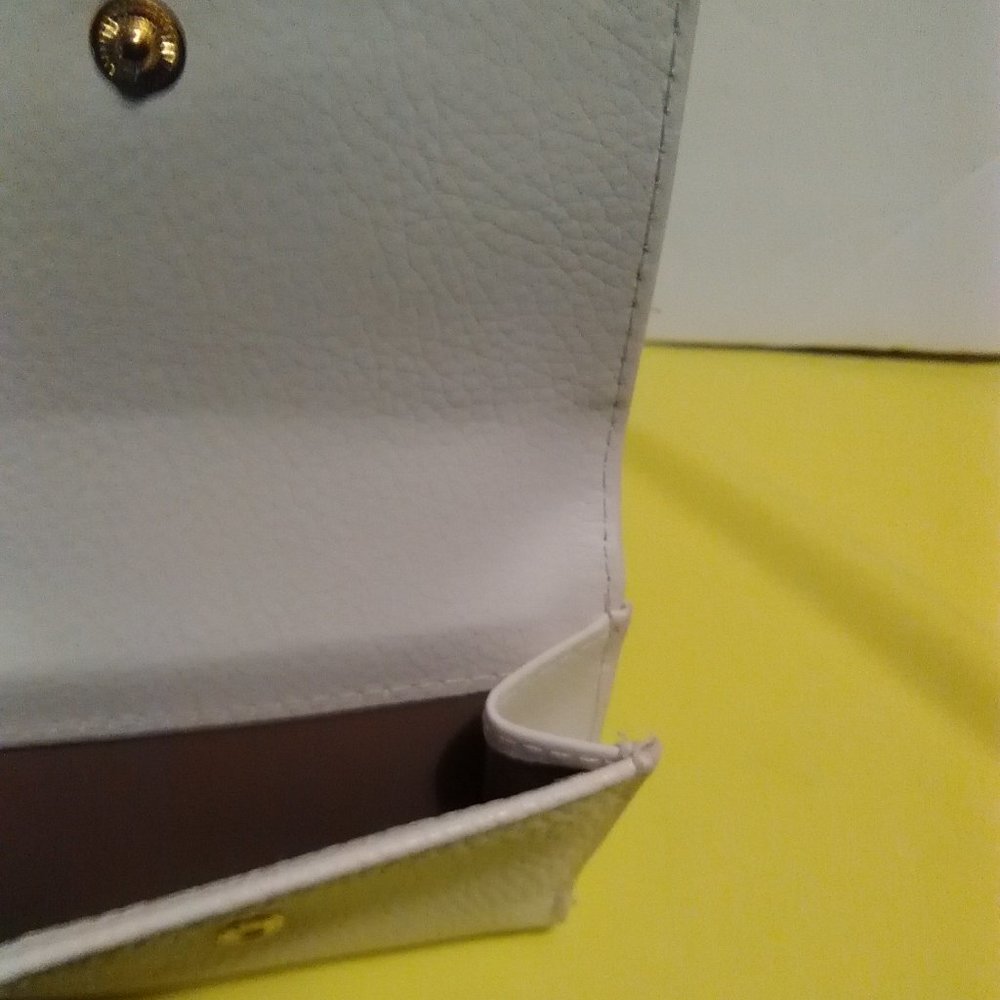 Buxton trifold wallt